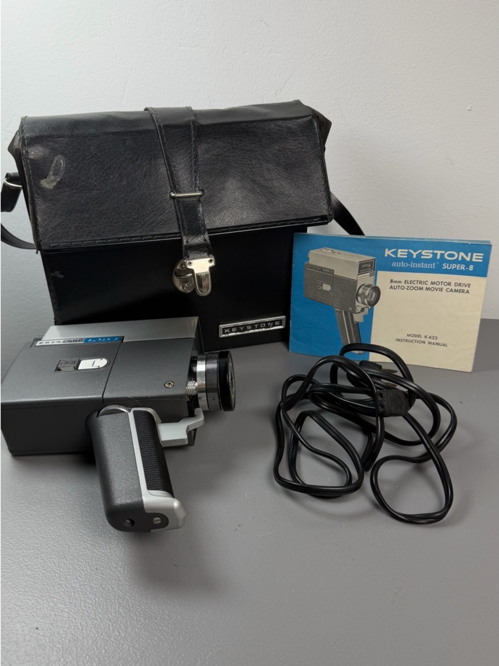 Vintage KEYSTONE SUPER 8 Movie Camera K 622  With Bag And Cord UNTESTED "AS IS"